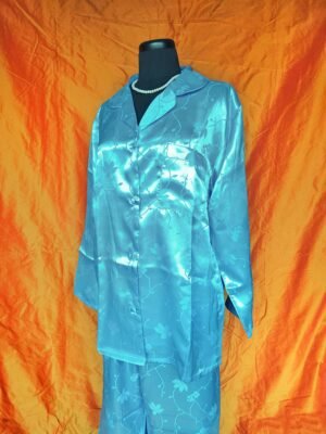 Pyjama fleuri en satin bleu ciel - T42/44