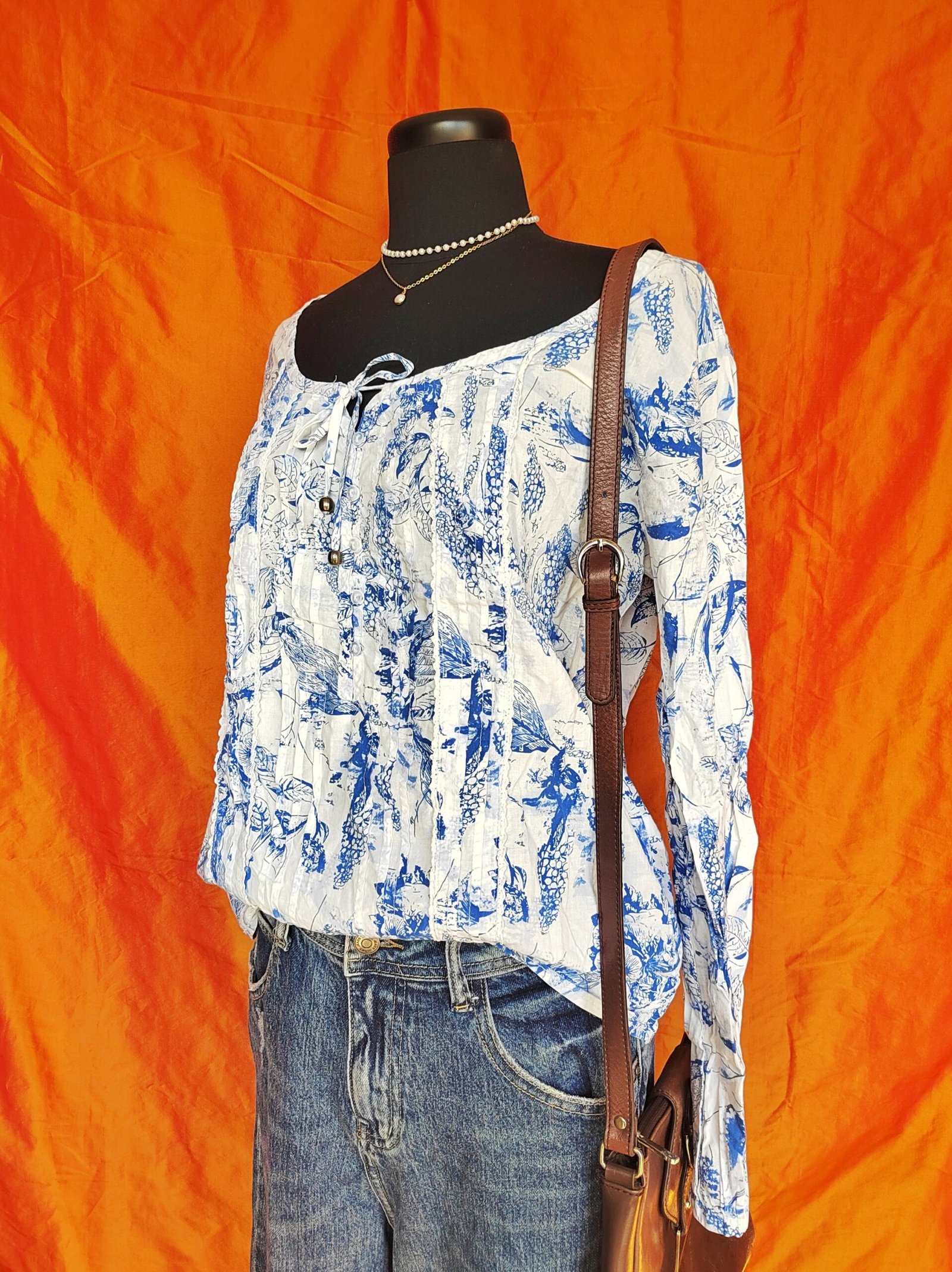 Blouse blanche à motifs bleus - T40