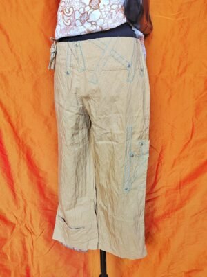 Pantacourt beige surpiqûre turquoise - T38