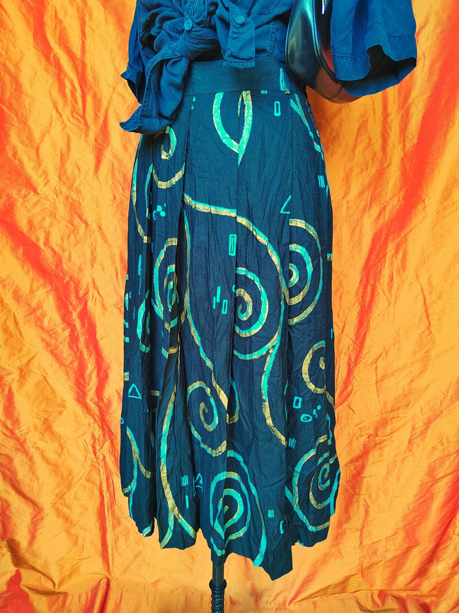 Jupe plissée à motifs bleue et dorée - T38/40