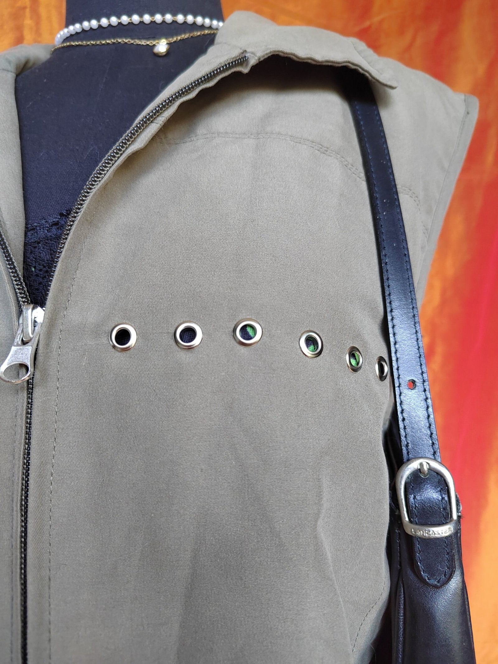 Veste sans-manches kaki upcyclée - T44/46 – Image 6