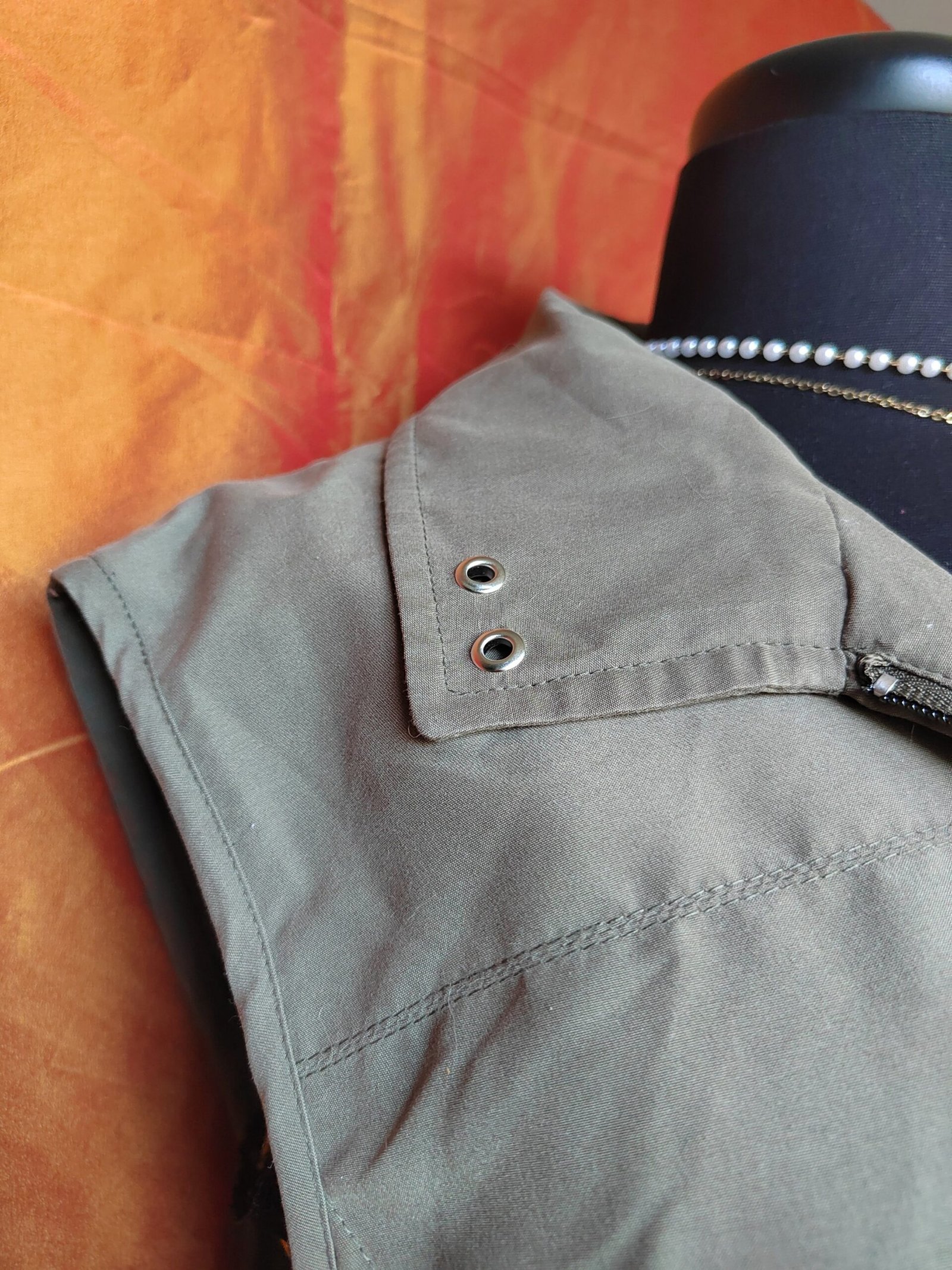 Veste sans-manches kaki upcyclée - T44/46 – Image 5