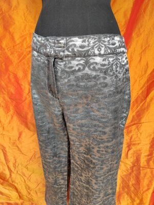 Pantalon argenté motif baroque - T44