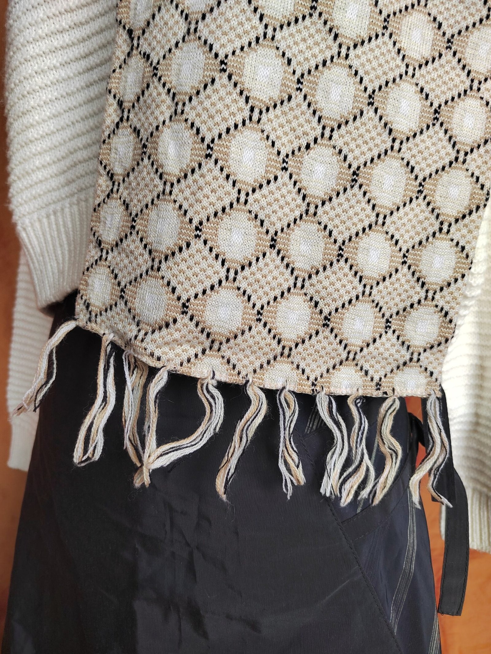 Écharpe à motifs beige – Image 3