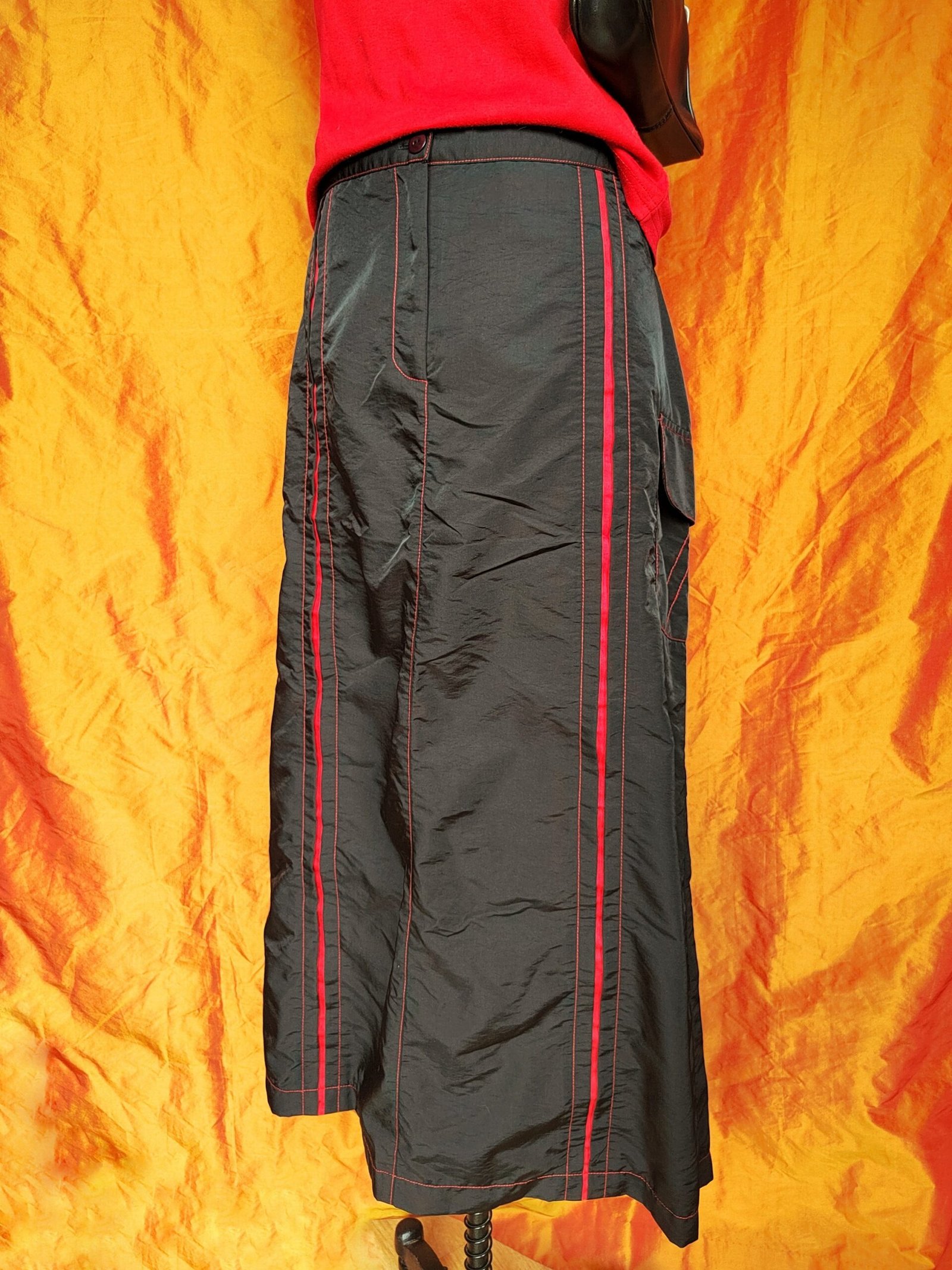 Jupe longue noire et rouge - T46