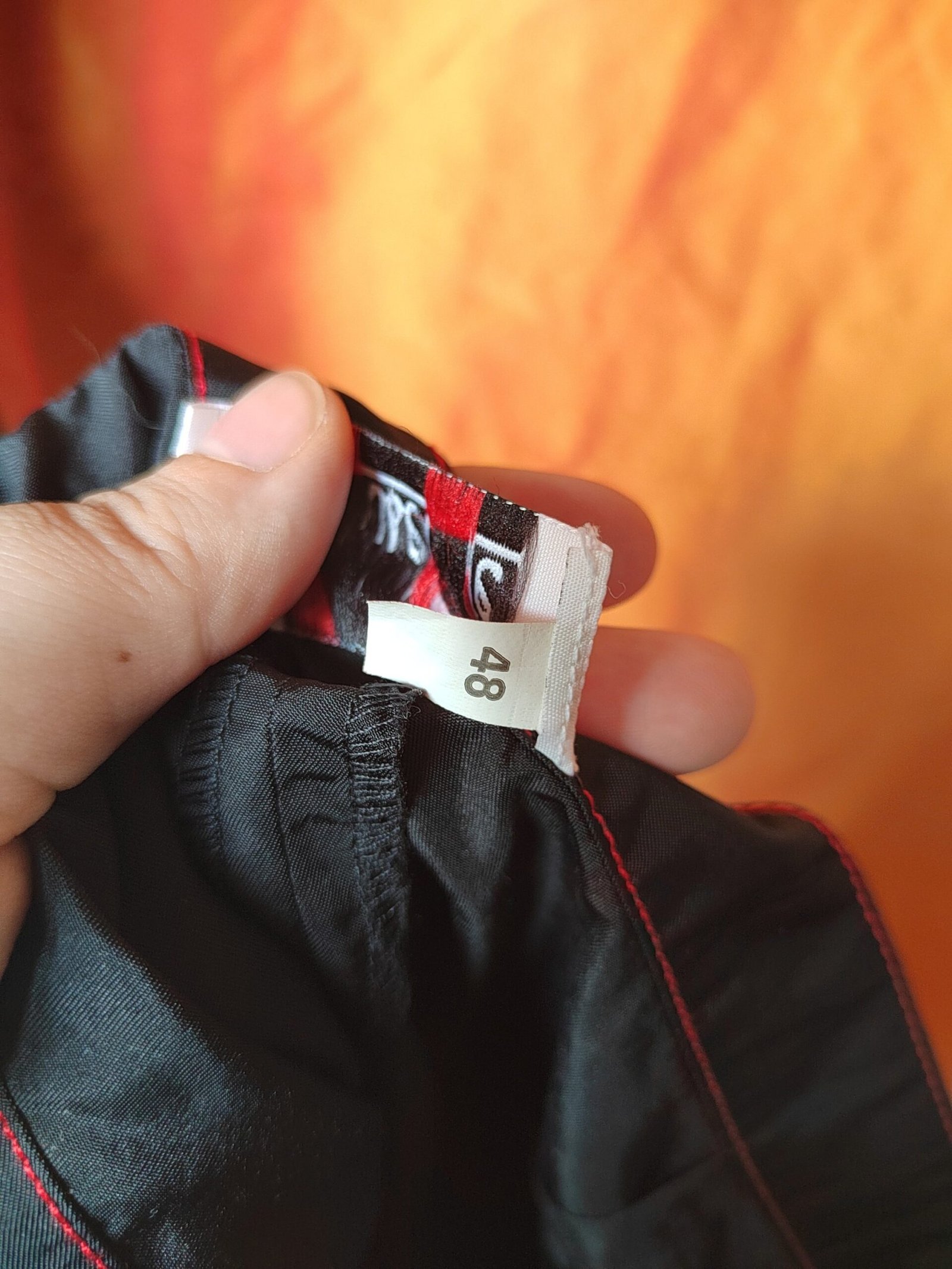 Jupe longue noire et rouge - T46 – Image 2