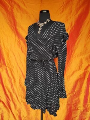 Robe noire à fleurs blanches - T42