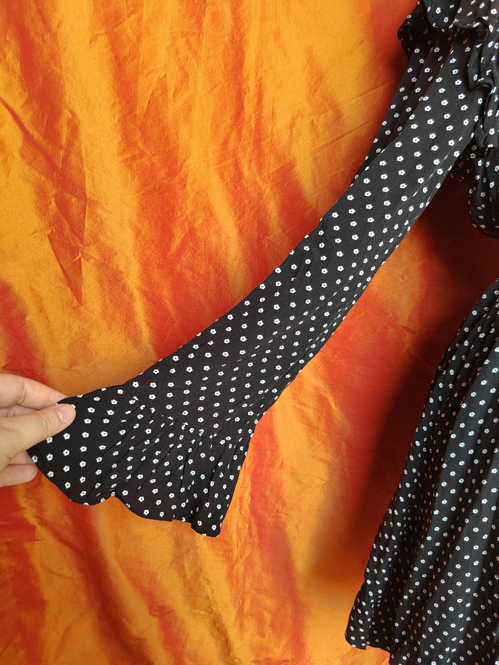 Robe noire à fleurs blanches - T42 – Image 8