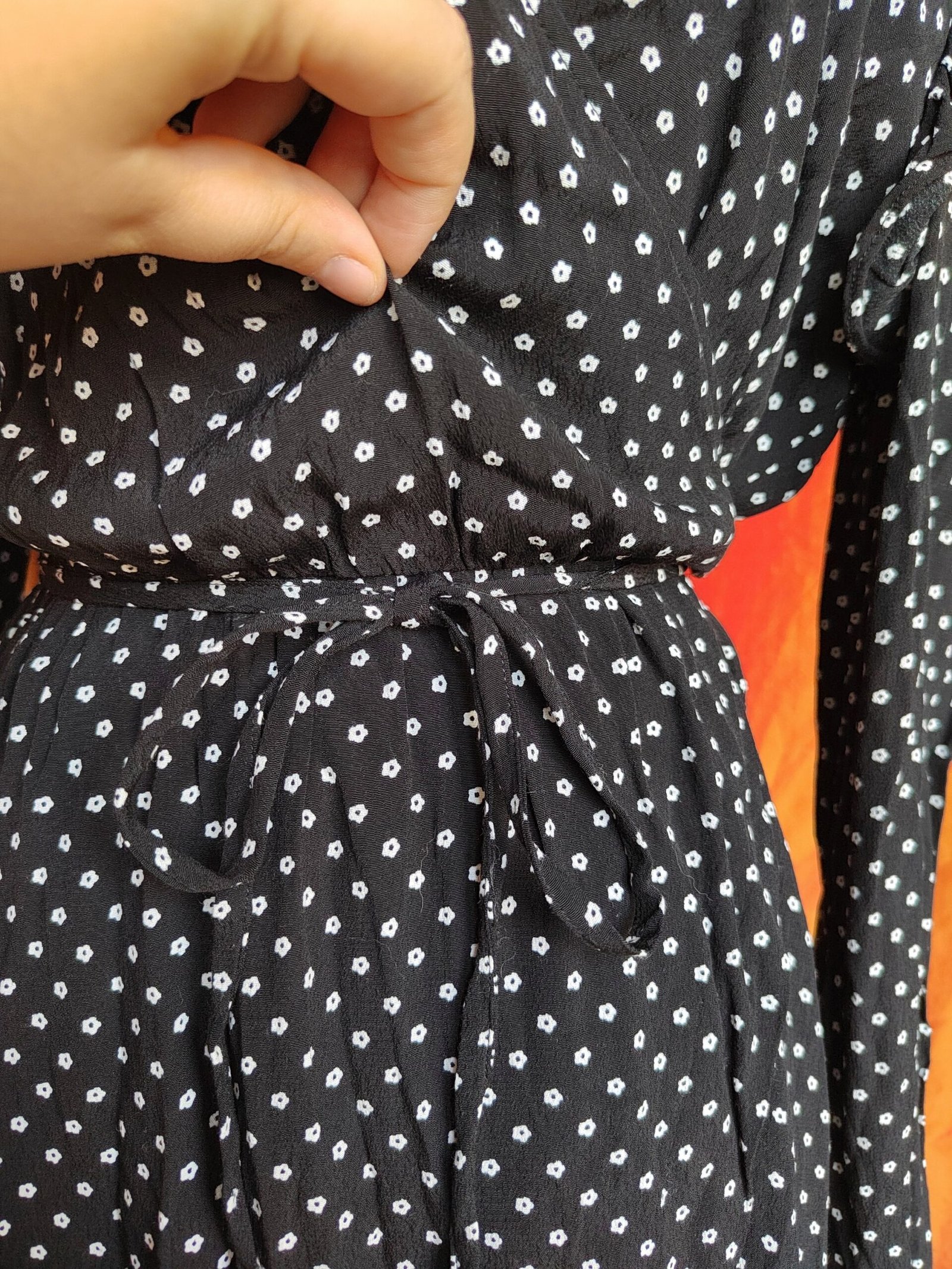 Robe noire à fleurs blanches - T42 – Image 6